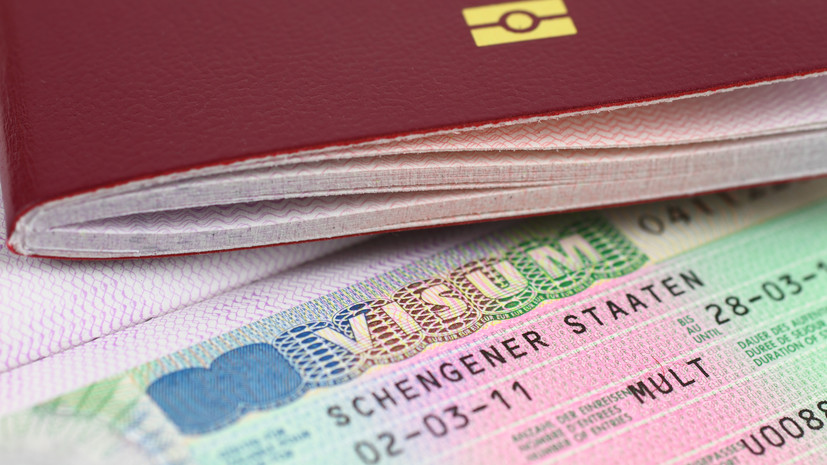 Швейцария последует новым визовым ограничениям ЕС в отношении россиян