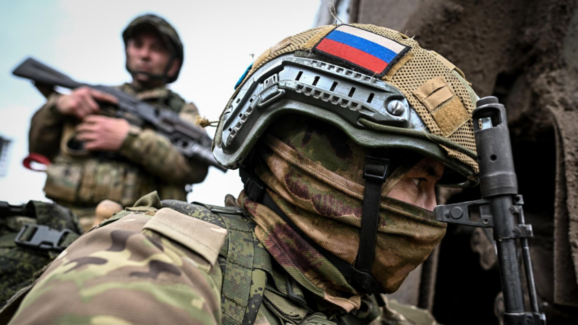 Боец Лаврик: ВС России взяли под полный контроль улицу на западе Купянска