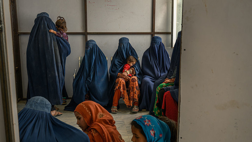 Khaama press: талибы запретили женщинам без бурок посещать госучреждения