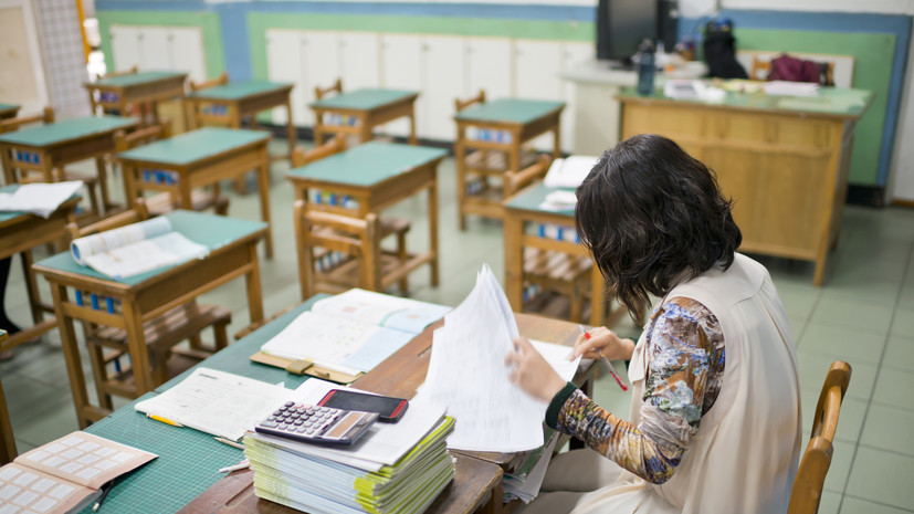 В Госдуме предложили ввести ответственность за оскорбление педагогов