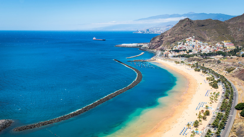 Periódico: из-за сильных волн на Тенерифе погибли три человека, 15 пострадали