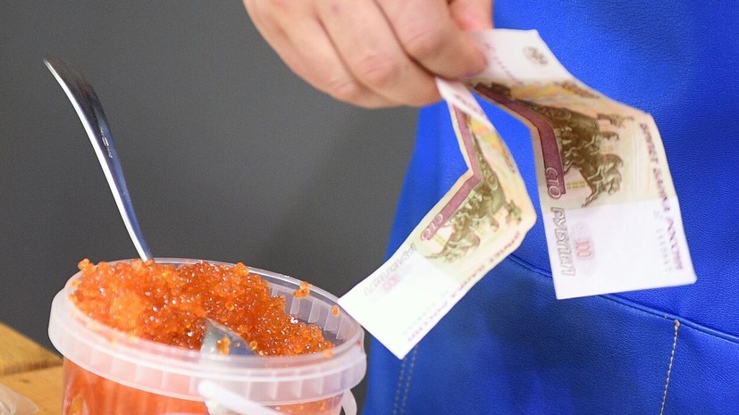 В Роскачестве рассказали, можно ли есть продукты в магазине до оплаты