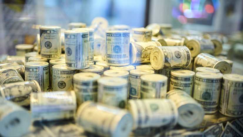 Международные резервы России в октябре выросли до $725,84 млрд