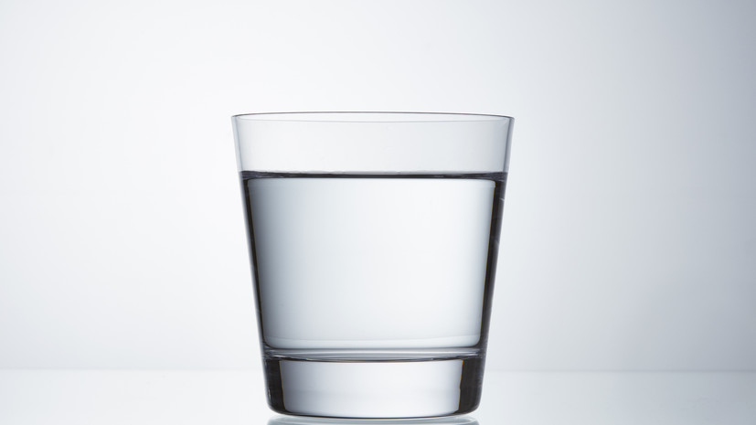 Нутрициолог Косенкова: не стоит считать универсальным совет пить 2 л воды в день