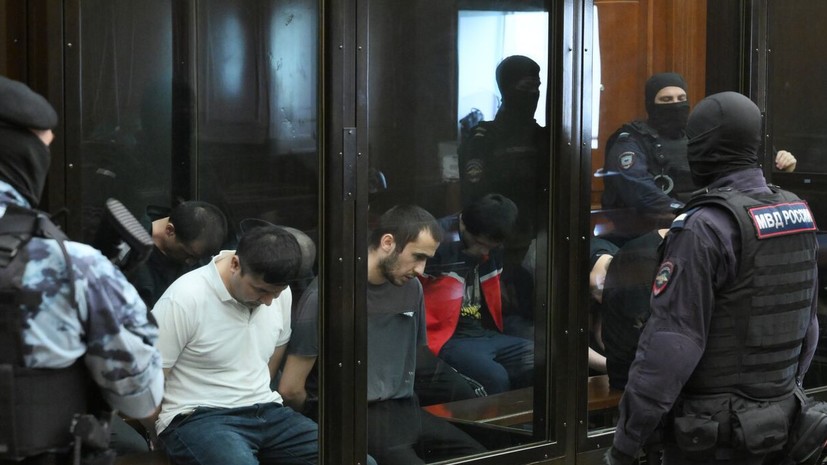 Загнанные в угол боевиками посетители «Крокуса» прощались с родными по телефону