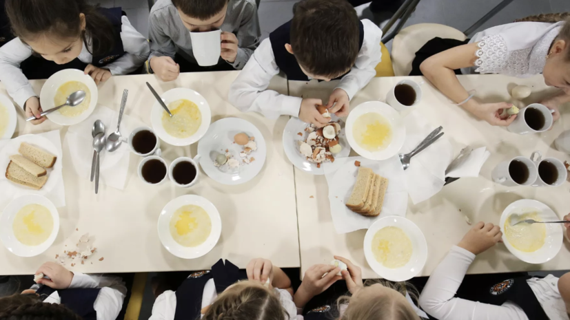 На Камчатке проверяют школьные столовые из-за сообщений о хлебе с личинками
