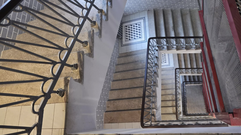 Россиянам объяснили, кто отвечает за уборку в подъезде многоквартирного дома