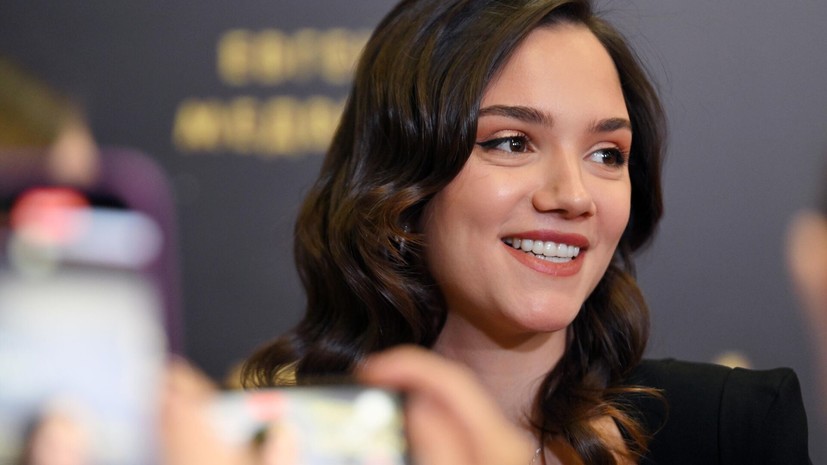 Медведева — о помолвке: странно было бы в 25 лет начинать встречаться без планов на будущее