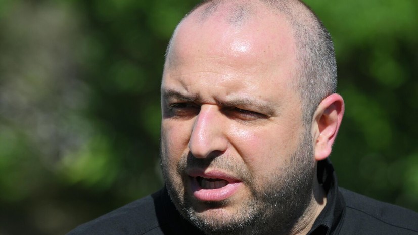 Умеров заявил, что прибыл в Стамбул для обсуждения вопроса обменов