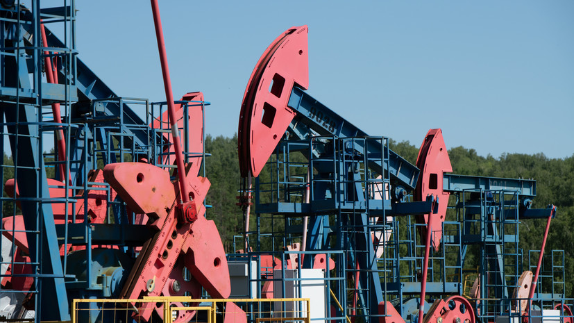 «Ъ»: скидки на российскую нефть марки Urals выросли до максимума в 2025 году