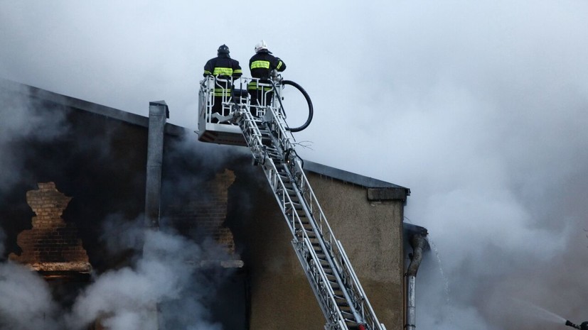 В Новороссийске в результате атаки БПЛА повреждена нефтебаза
