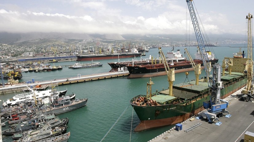 Обломки БПЛА повредили гражданское судно в порту Новороссийска