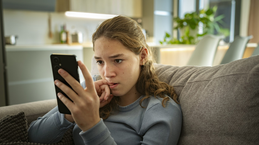 Специалист Полосина: склонность к самоанализу повышает тревожность у зумеров