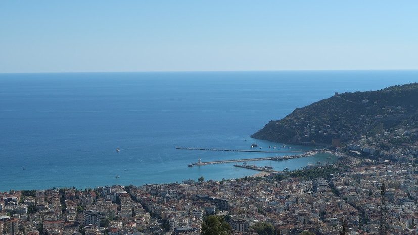 SHOT: в Турции спасли сорвавшихся со скалы россиянина и украинку