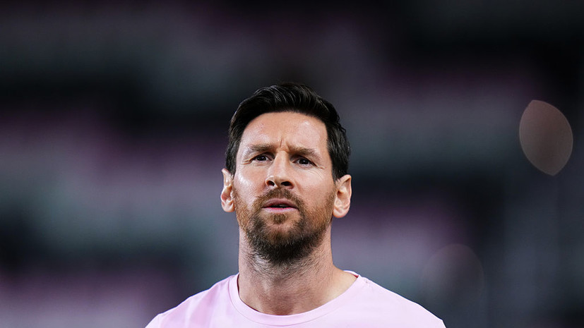 Милонов: Месси за каких-то бомжей мяч пинает