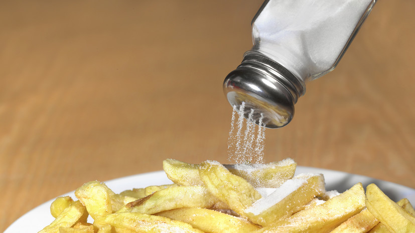 Врач Ионов: тяга к солёному может быть признаком проблем с эндокринной системой