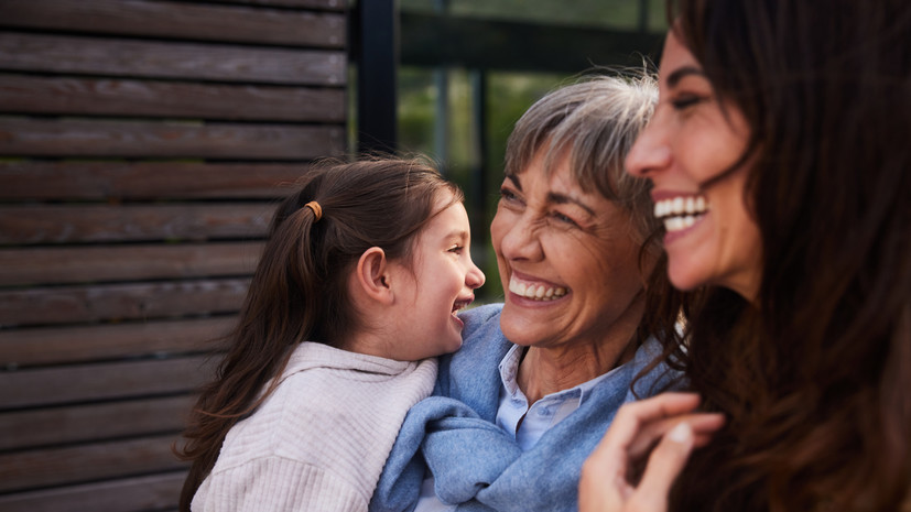 Психолог Смолярчук рассказала о роли родителей, бабушек и дедушек в жизни детей