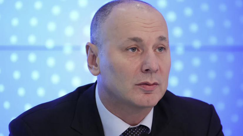 Глава Рособрнадзора призвал не пугать детей работой дворника