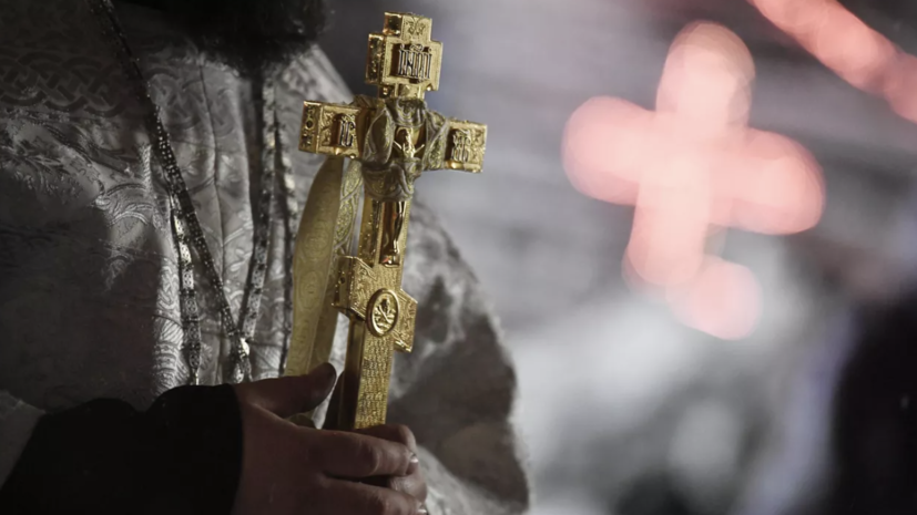 Священник объяснил, почему верующим нельзя использовать нецензурную лексику