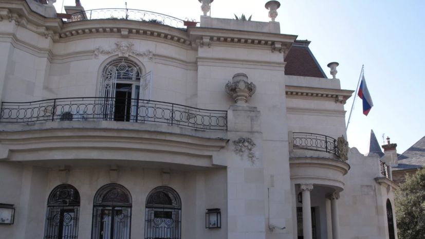 Оранский: власти Марселя сняли охрану с генконсульства России