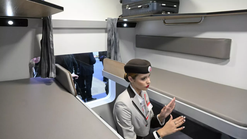 РЖД представила новый плацкартный вагон с более длинными и широкими полками