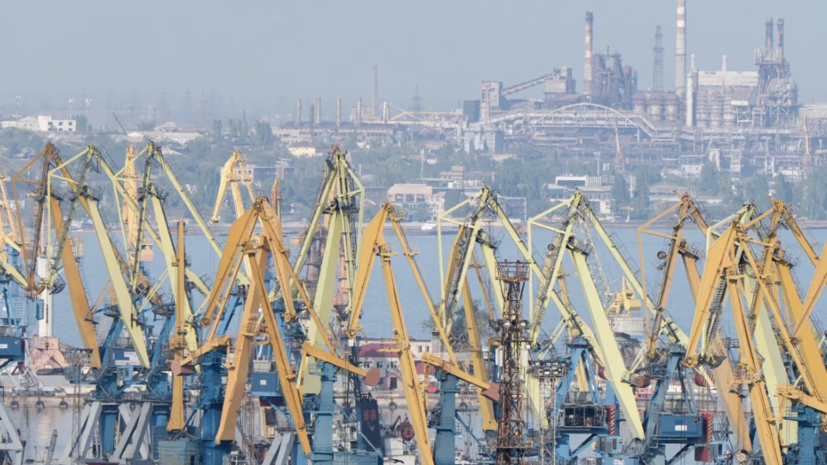 В порту Мариуполя суда смогут принимать 12 грузовых причалов