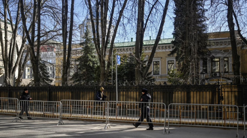 МОЭК подала очередной иск к посольству Украины на 2,4 млн рублей