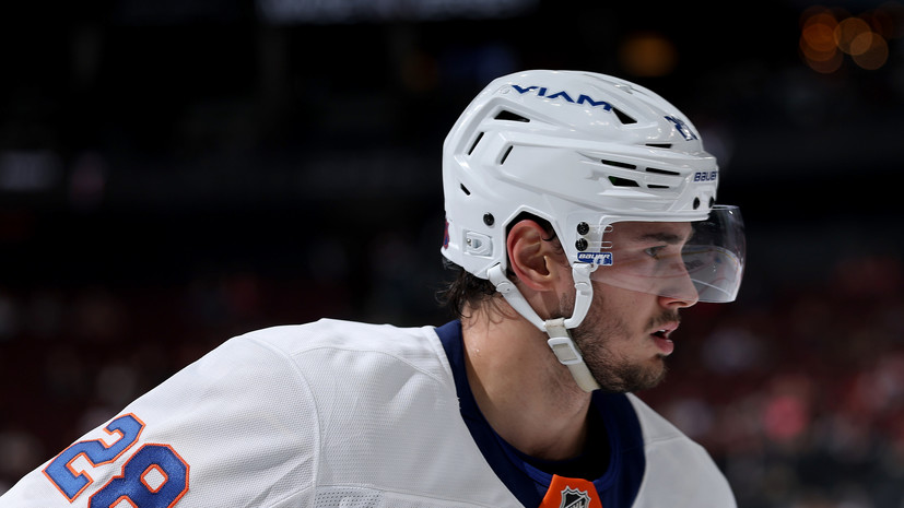 Романов получил травму в матче «Айлендерс» с «Далласом» в НХЛ