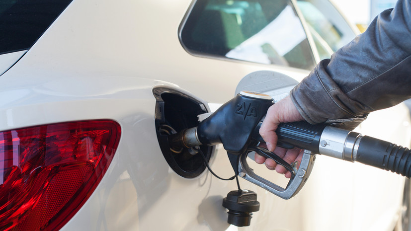 Новак заявил о снижении цен на топливо в рознице