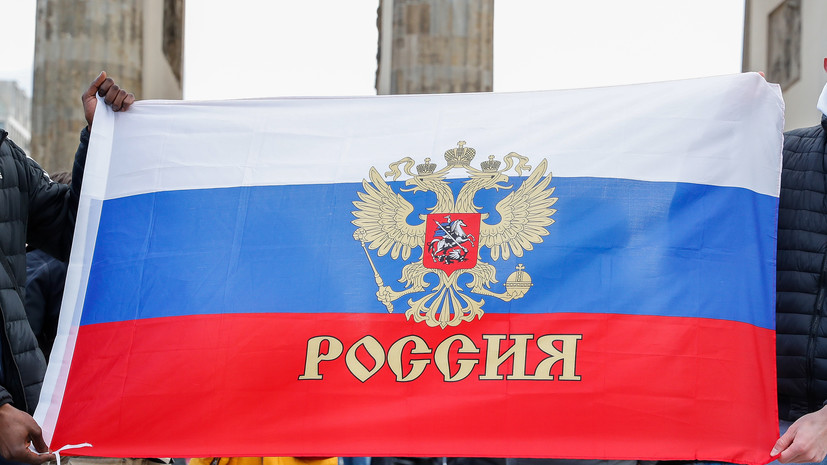 В ГД внесён проект о закреплении в описании герба России крестов над коронами