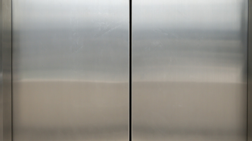 В Краснодаре проводят проверку по факту падения лифта в многоэтажке