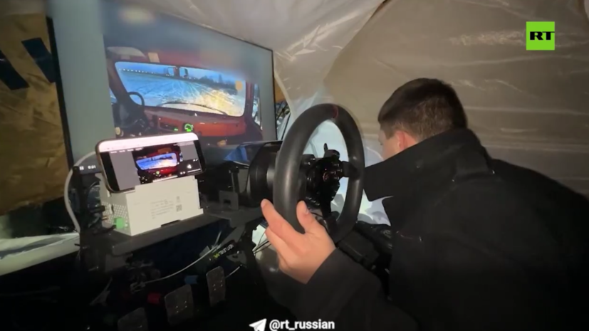 Бойцы применяют беспилотный УАЗ в зоне СВО с использованием игровой консоли