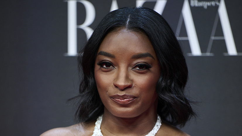 Олимпийская чемпионка Байлз рассказала о боли после увеличения груди