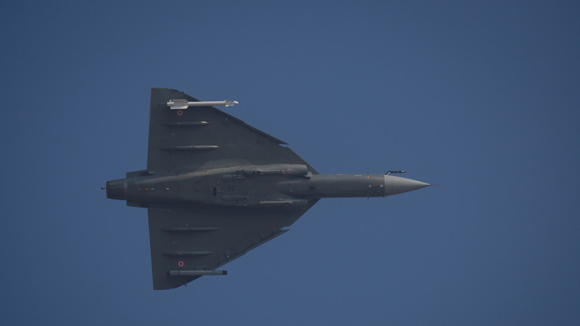 Крушение индийского истребителя на авиашоу в Дубае попало на видео