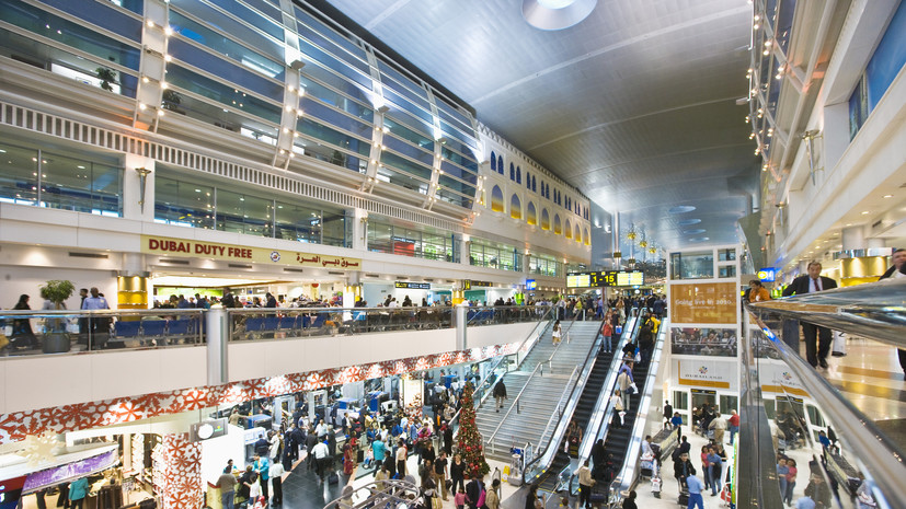 SHOT: из аэропорта Дубая не могут вылететь 50 россиян с детьми