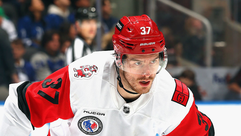 Шайба Свечникова принесла «Каролине» победу над «Виннипегом» в матче НХЛ