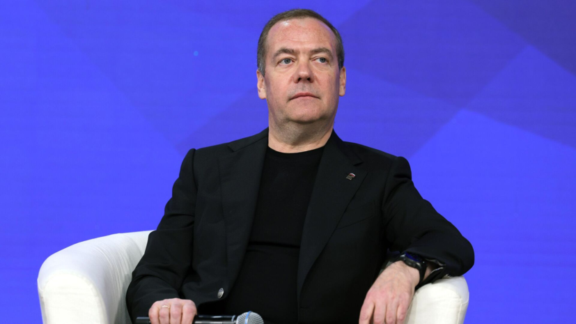 Медведев: лучше Ермака во главе делегации Украины мог стать только Миндич