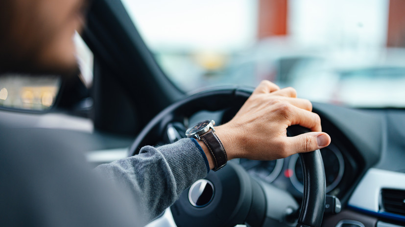 В России 80% автовладельцев не планируют менять машину в 2026 году