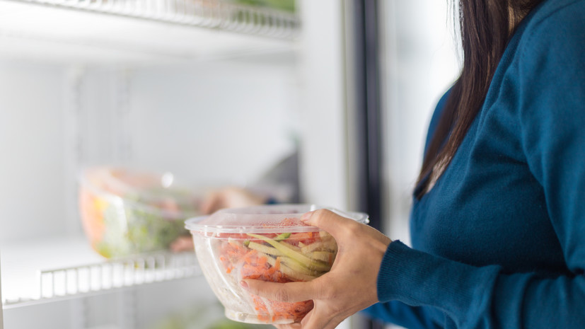 Специалист Анищенкова посоветовала покупать готовую еду с запасом срока годности