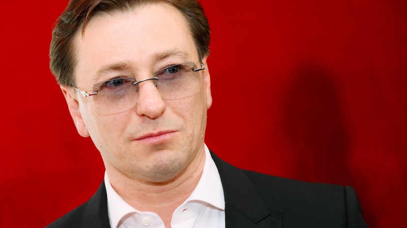 Актёр Сергей Безруков обратился в суд из-за продажи масок с его лицом