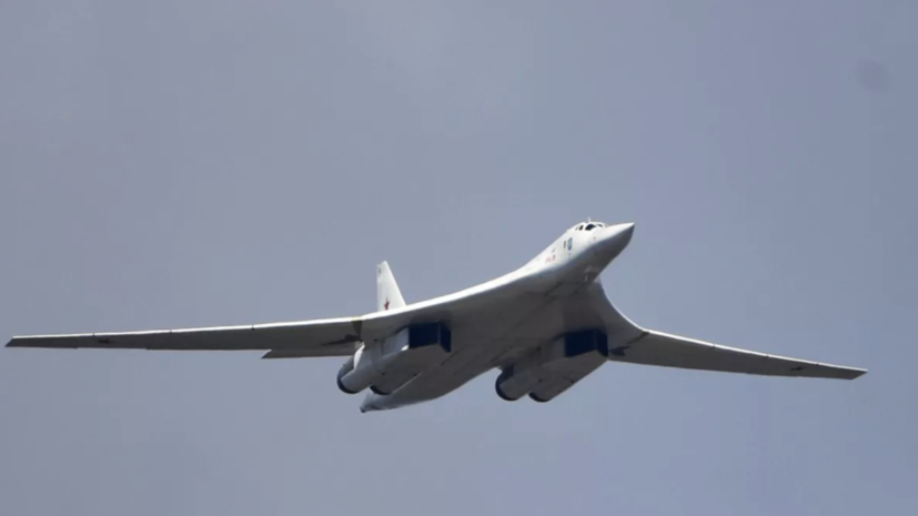 Ракетоносцы Ту-160 выполнили полёт над Северным Ледовитым океаном