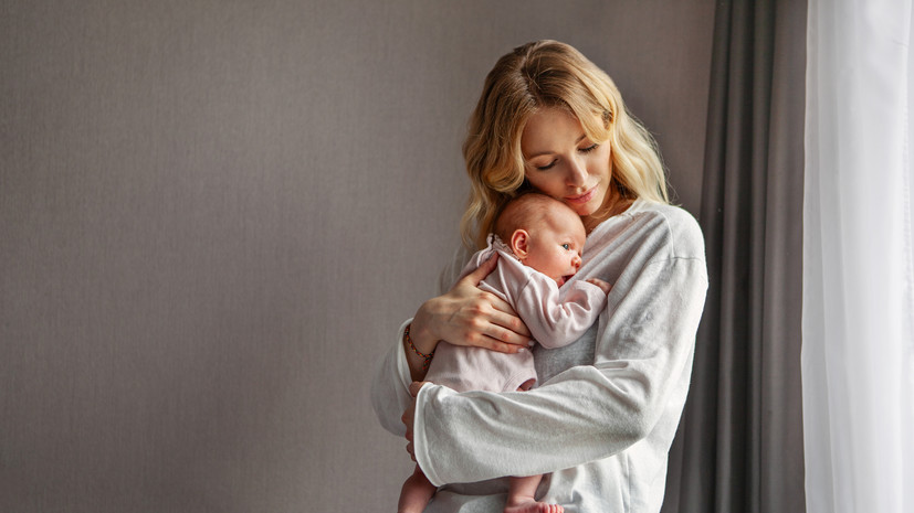 В России призвали учредить внеклассный урок, посвящённый матерям