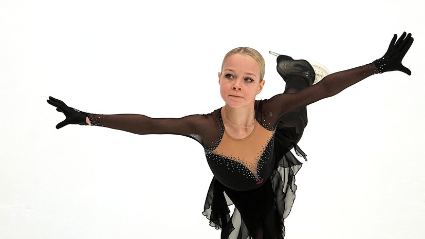 Методист академии Плющенко заявила, что мама Костылевой оскорбляла и била дочь