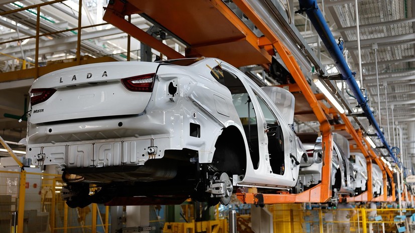 АвтоВАЗ планирует вернуться к пятидневной рабочей неделе с января 2026 года