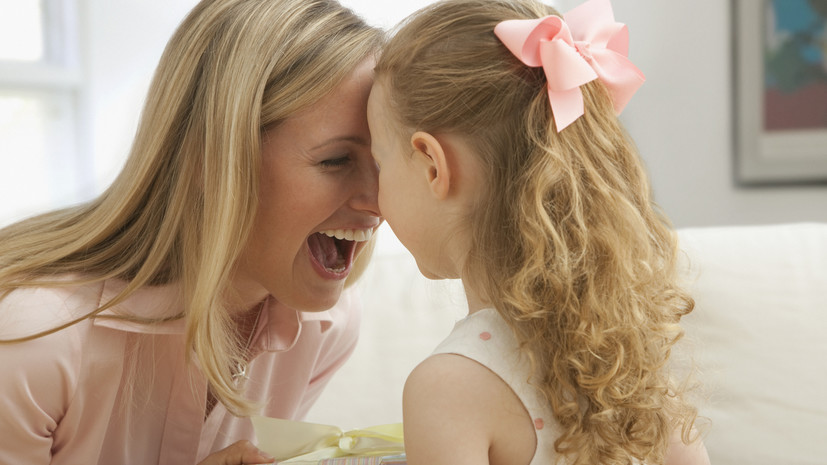 Россияне рассказали о планах на День матери