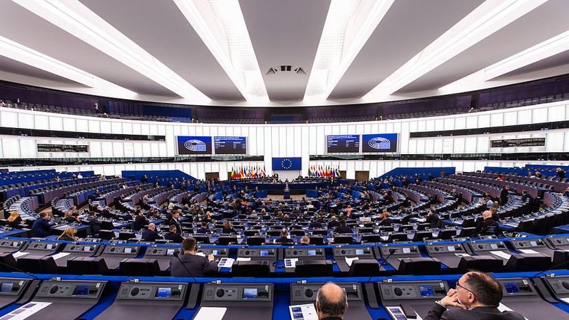 Politico: ЕК в 2026 году предоставит финансовую помощь Прибалтике