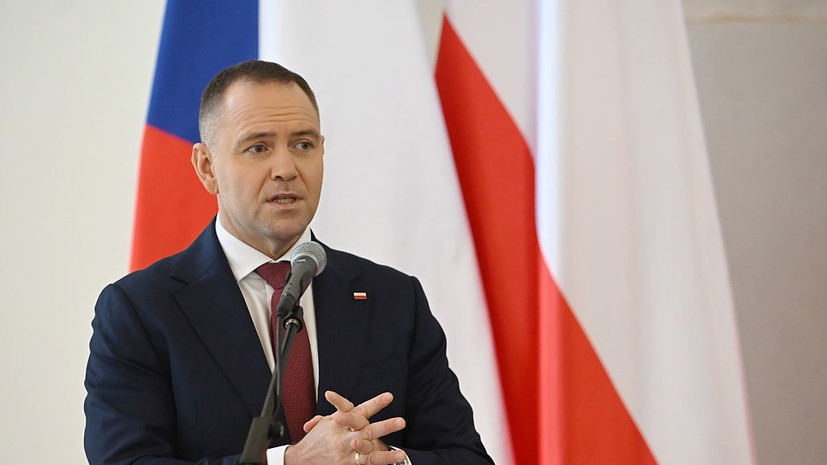 Туск обвинил президента Навроцкого в саботаже решений польского правительства