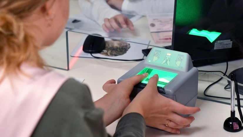 Большинство россиян поддержали идею об использовании биометрии для прохода в школы