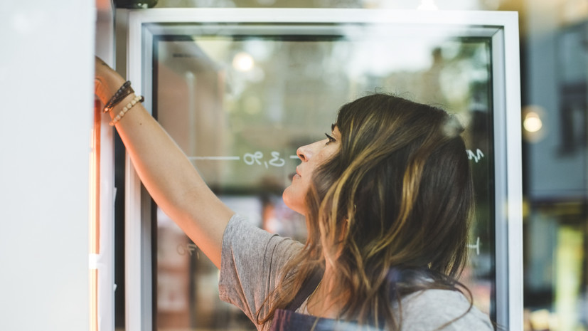 Адвокат Салкин: за кражу еды из холодильника на работе может грозить штраф