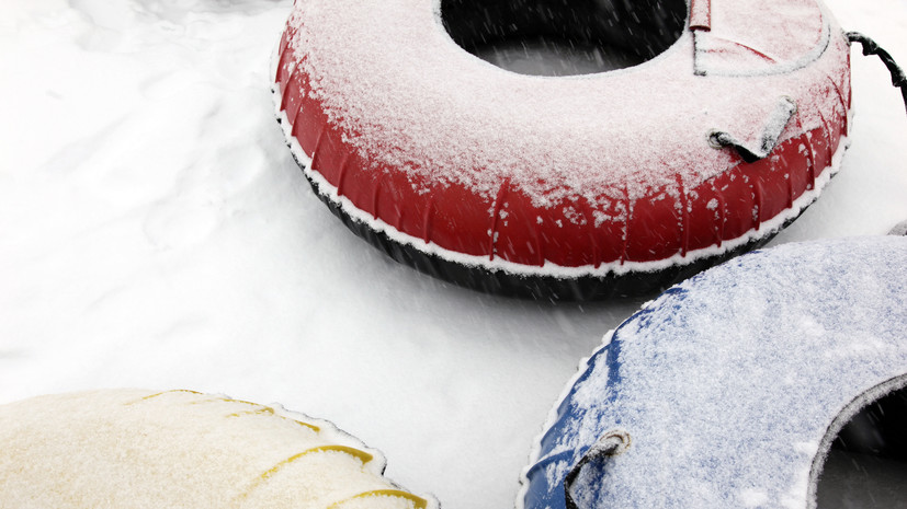 Спасатель напомнил об опасности катания на привязанных к машине тюбингах